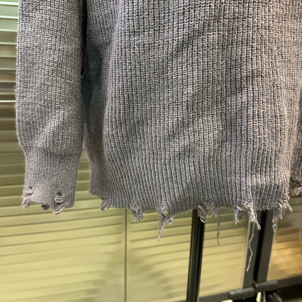 Maurices Light Purple Distressed Cold Shoulder Sweater Women’s 1X - Picture 4 of 8